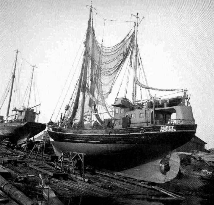 HF 295, Margit,   Kutter auf Slipp, Behrens Werft