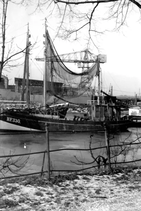 Kutterhafen am Stack, HF 330