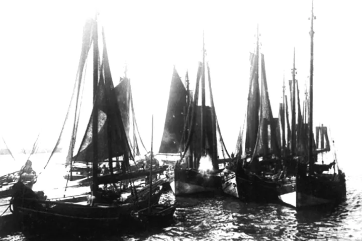 Finkenwerder Fischkutter in Altona