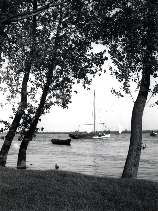 Kutter im Köhlfleet um 1936
