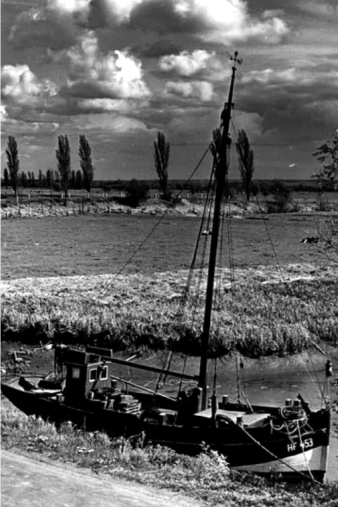 HF 453, Kutter im Priel am Osterfelddeich