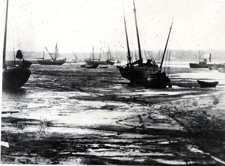 HF Ewer und Kutter im Fleet Schallen um 1900